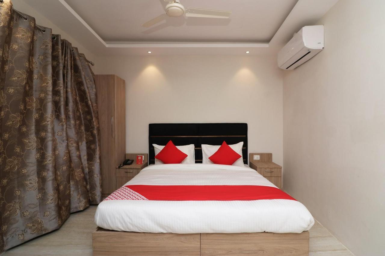 Oyo 72937 Hotel Tyagraj Agra  Exteriör bild